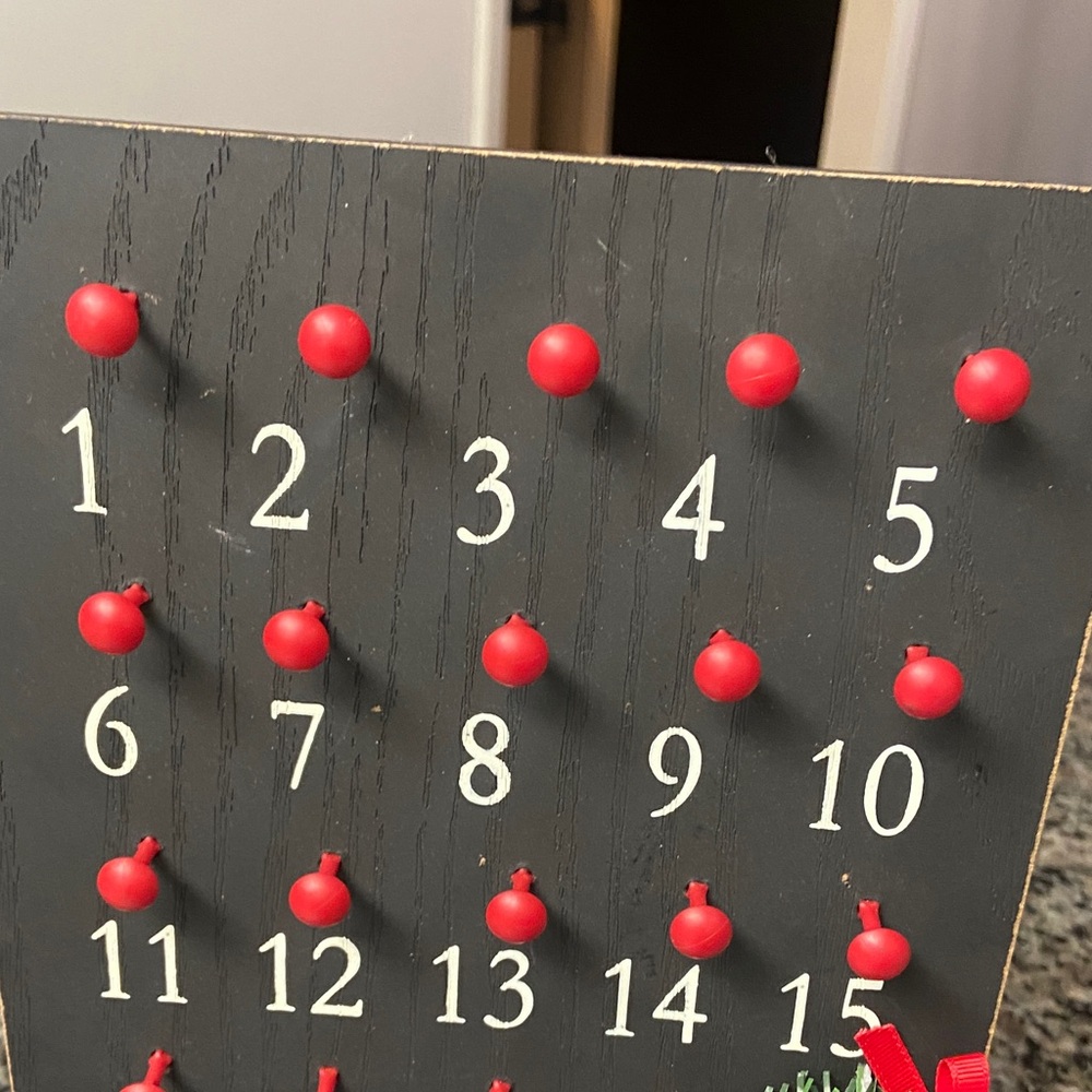 Christmas wood Advent Calendar with wreath count down black Red Accents - Picture 3 of 10